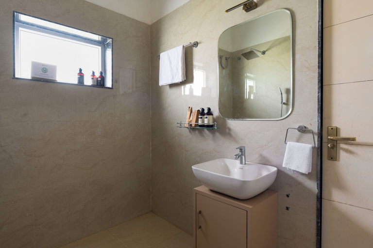 Bathroom 4, ELIVAAS Signature Vijaypura Bagh 6BHK, Jaipur