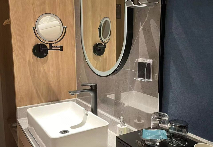 Bathroom 3, Country Inn & Suites by Radisson Guangzhou Huadu Shiling Avenue, Guangzhou