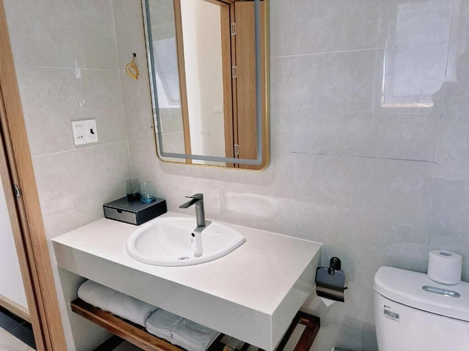 Bathroom 4, Ngan Ha Hotel, Hà Tĩnh