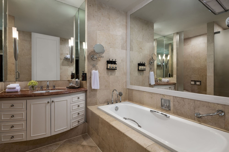 Bathroom 5, Ascott Jakarta, Jakarta Pusat