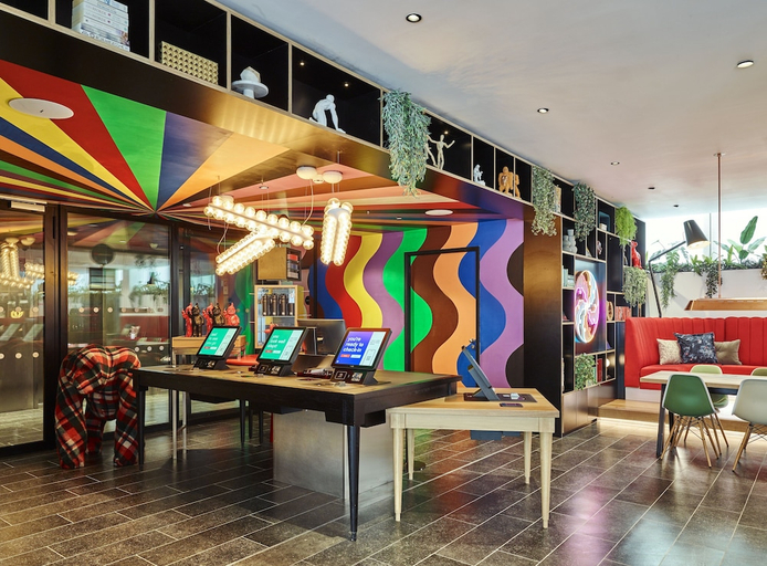Food & Drinks 5, citizenM London Victoria Station, London