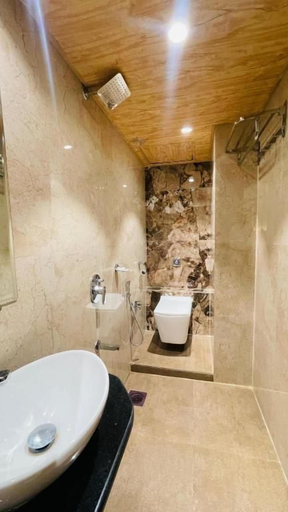 Bathroom 4, Hotel Arma Residency, Mumbai Suburban