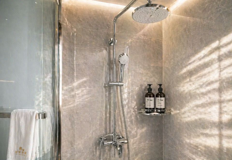 Bathroom 3, Golden Seagull Hotel, Shantou