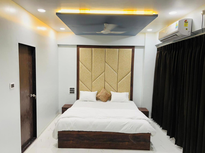 Bedroom 2, Hotel New City Light, Surat