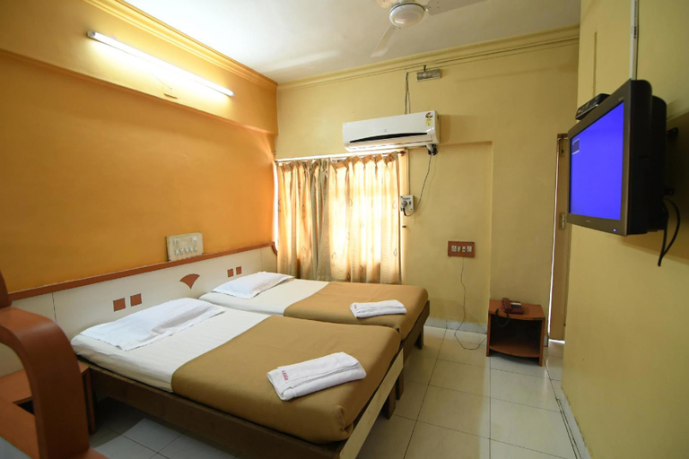 Bedroom 2, Hotel Karam, Ahmadnagar