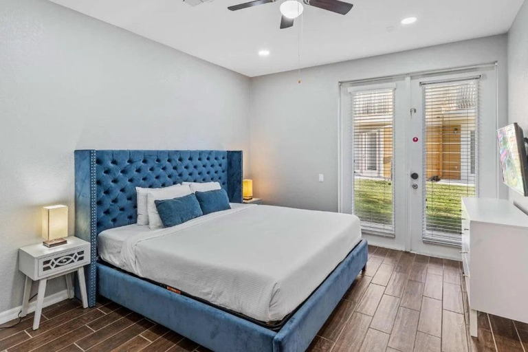 Room 2, Elegant 3-bedroom Townhome at Vista Cay, Orange