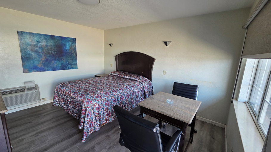 Room 2, Flamingo Motel, El Paso