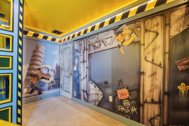Interior 2, Disney Dream Home Mario, Frozen & Minions, Polk