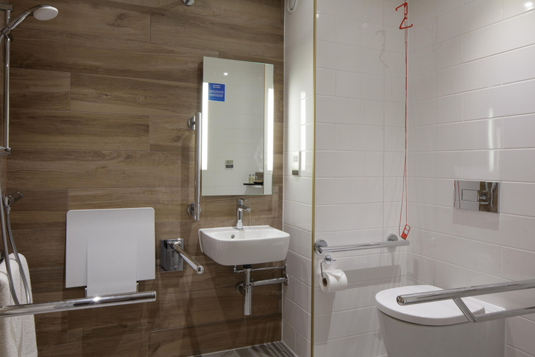 Bathroom 5, Hilton Cobham, Surrey