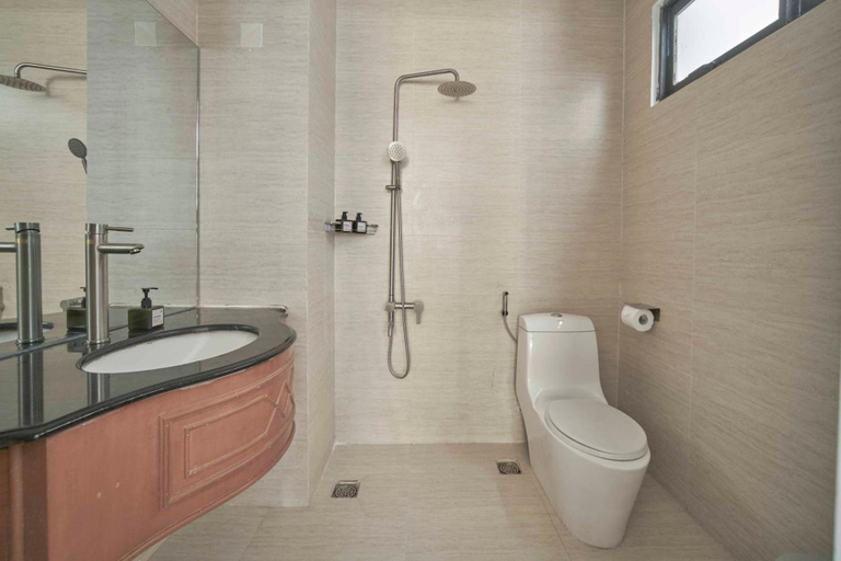 Bathroom 5, Express by M Village Dinh Cong Trang, Ho Chi Minh City