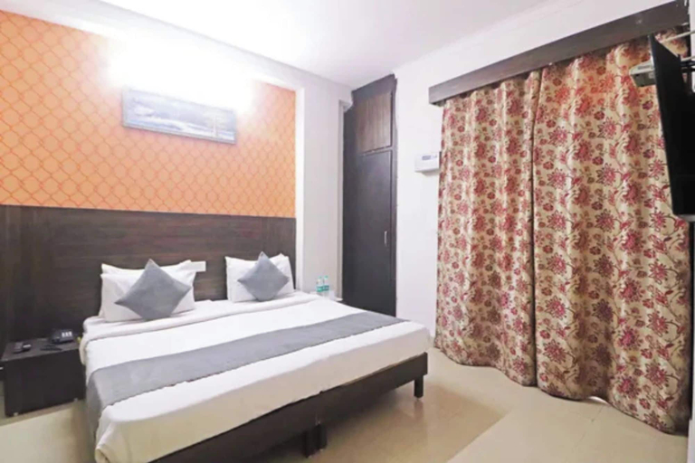 Room 5, FabHotel Premium Stay Dasrathpuri, Delhi