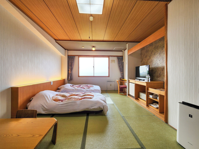 Bedroom 2, Iwanai Kogen Hotel, Iwanai
