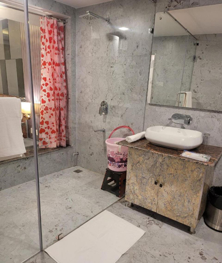 Bathroom 4, Solitude, The Boutique Hotel, Nainital