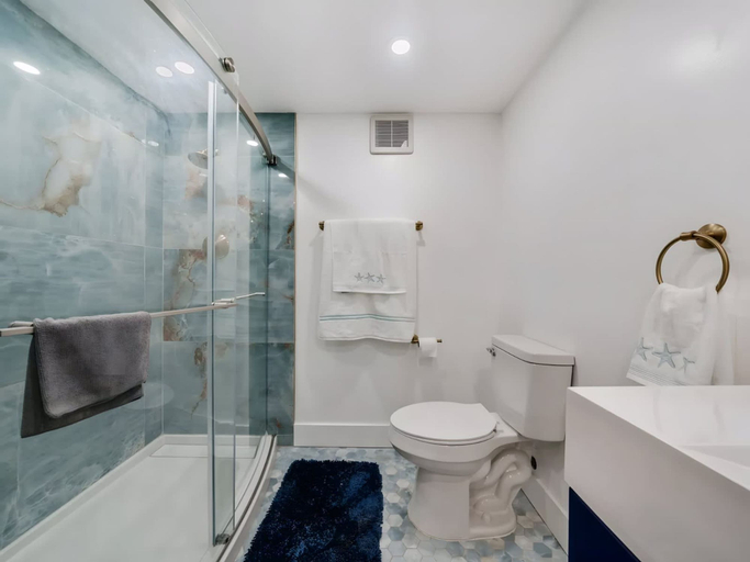 Room 3, Two-story 3BR With Pool Table and Private Yard, Pinellas