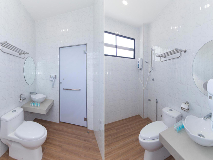 Bathroom 4, Rock Mountain, Raub
