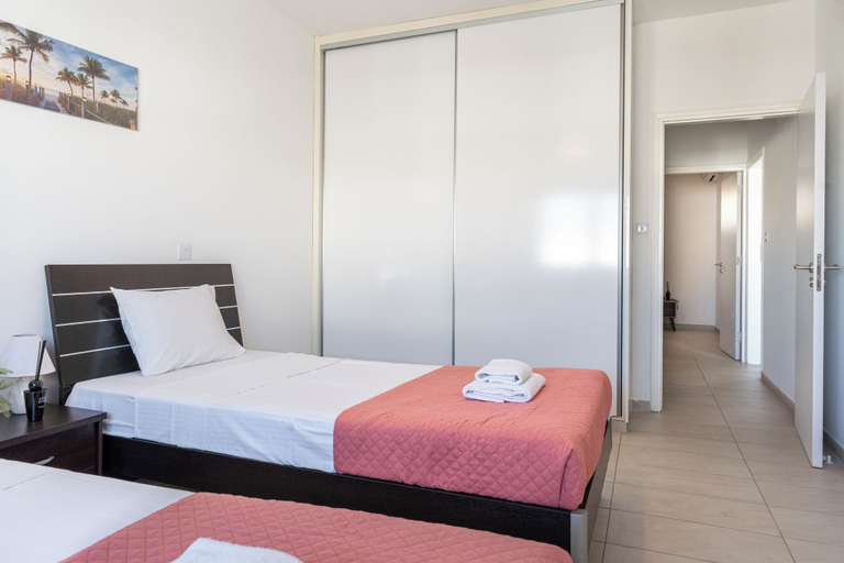 Room 4, Olympian Beach 2BR Suite with Balcony