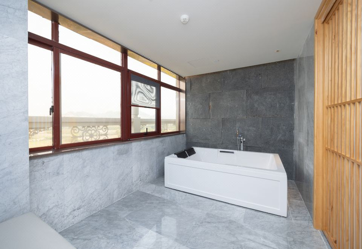Bathroom 3, Ji Hotel Zhangzhou Changtai Hot Spring, Zhangzhou
