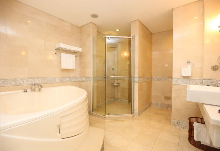 Bathroom 3, Dongyang Garden Hotel, Jinhua