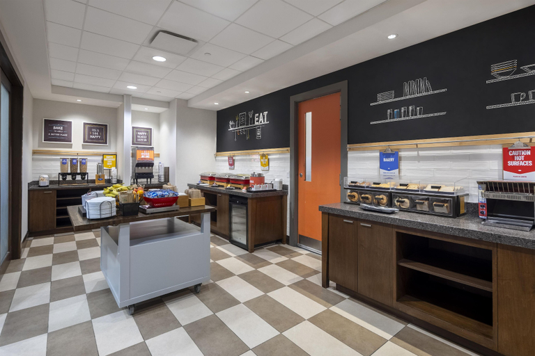 Food & Drinks 5, Hampton Inn by Hilton Halifax Downtown, Halifax