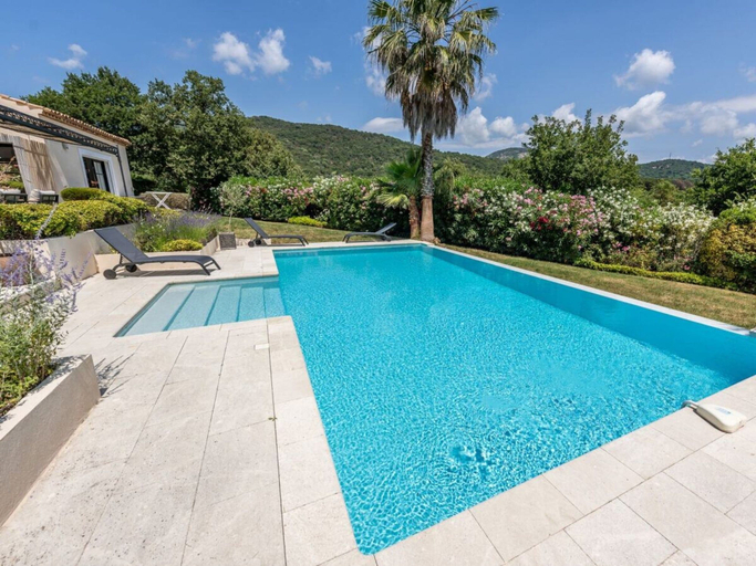 Pool 2, Holiday Home in Grimaud With Swimming Pool, Var