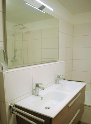 Bathroom 5, House No. 26, Holiday Home Fischerhus, Friesland