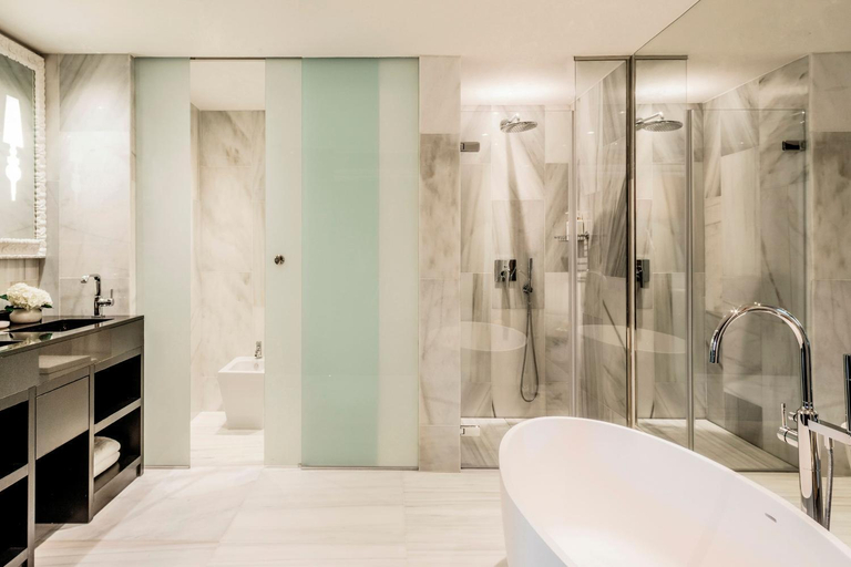 Bathroom 5, Hotel Colón Gran Meliá, Sevilla