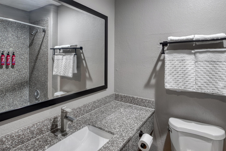 Bathroom 4, SureStay by Best Western Channelview Houston East, Houston