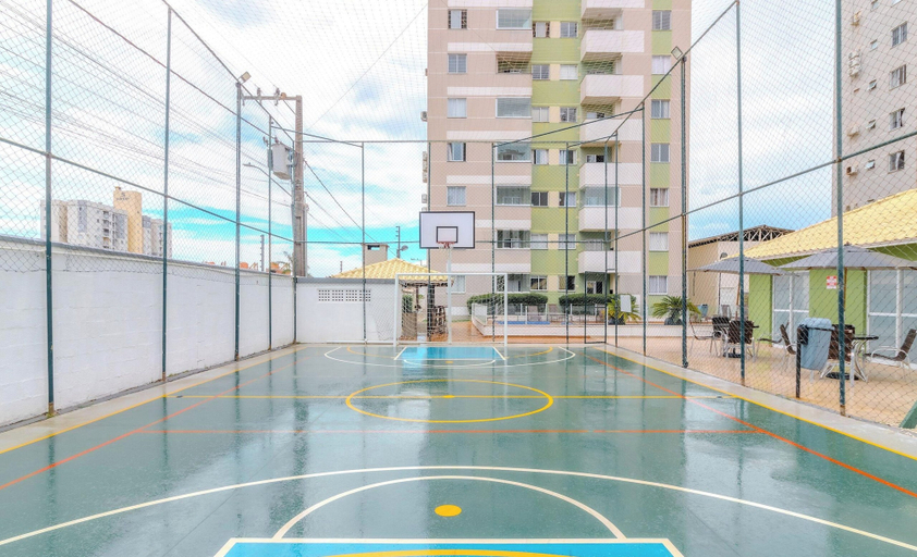 Sport court, Apt w/ BBQ & Balcony, 400m From the Beach Leaa0506, Piçarras