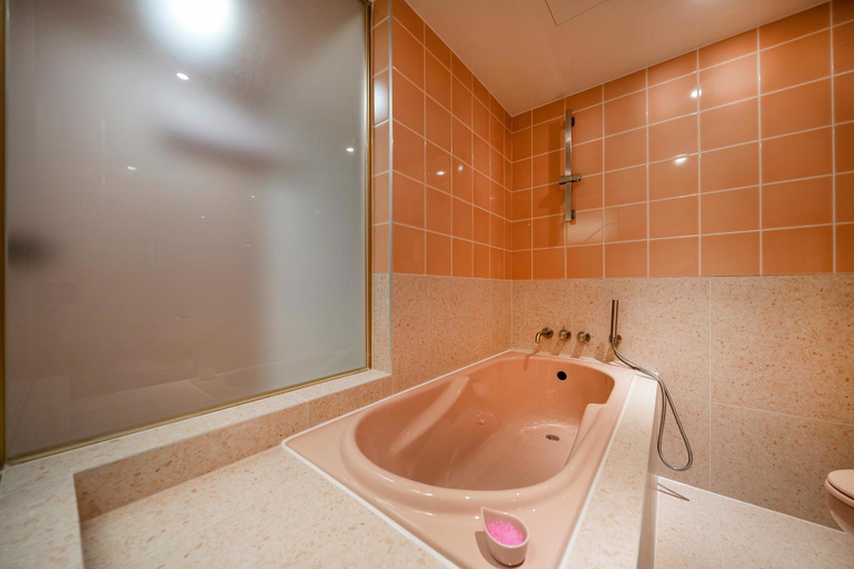 Bathroom 4, Glam Hotel, Nam