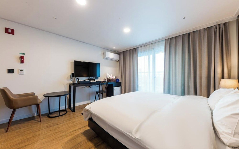 Bedroom 4, Songtan Hotel Corner In, Pyeongtaek