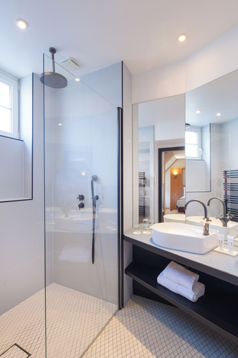 Bathroom 4, Hotel Hannong, Bas-Rhin