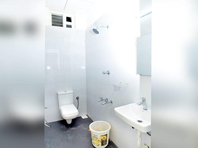 Bathroom 3, Devies Inn, Nagappattinam