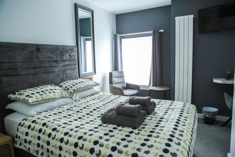 Bedroom 1, St George's Guesthouse