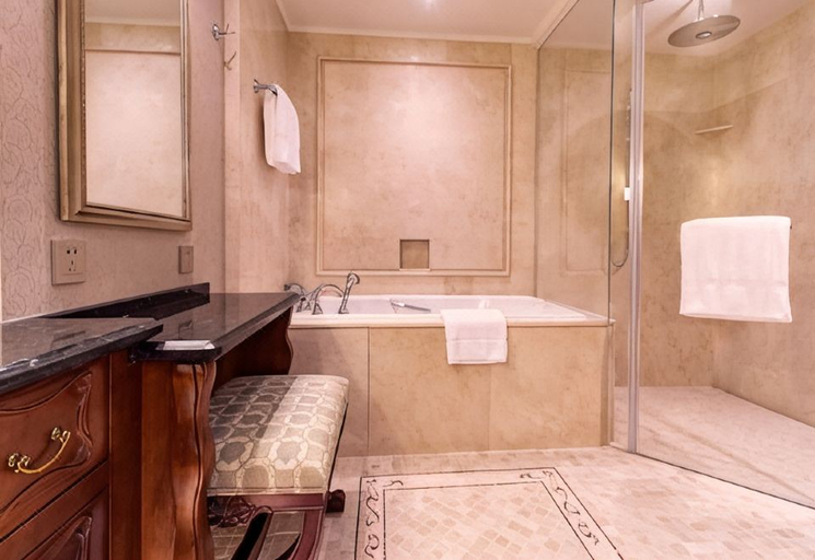 Bathroom 4, Shanghai Disneyland Hotel, Shanghai