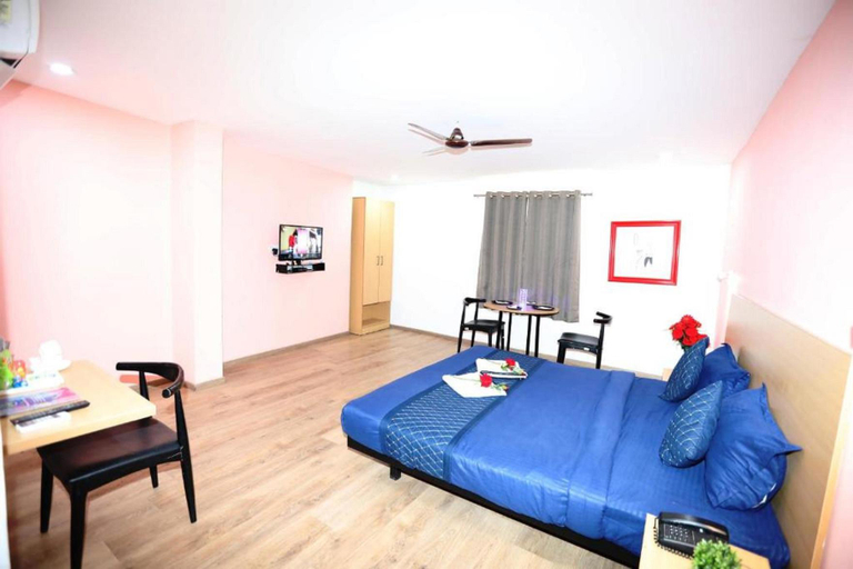 Bedroom 3, Hotel Noida Grand, Gautam Buddha Nagar
