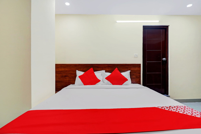 Bedroom 3, Hotel O Silver House Near Mantri, Bangalore