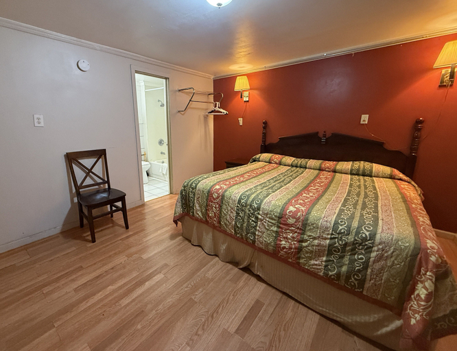 Room 3, Mustang Motel Gillette I-90, Campbell