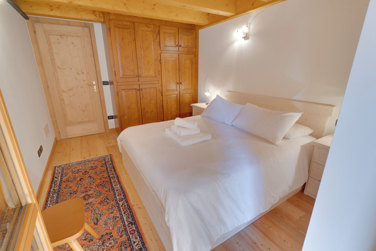 Room 5, Borgo Nuovo Deluxe con Disney+, 2 Parcheggi, Udine
