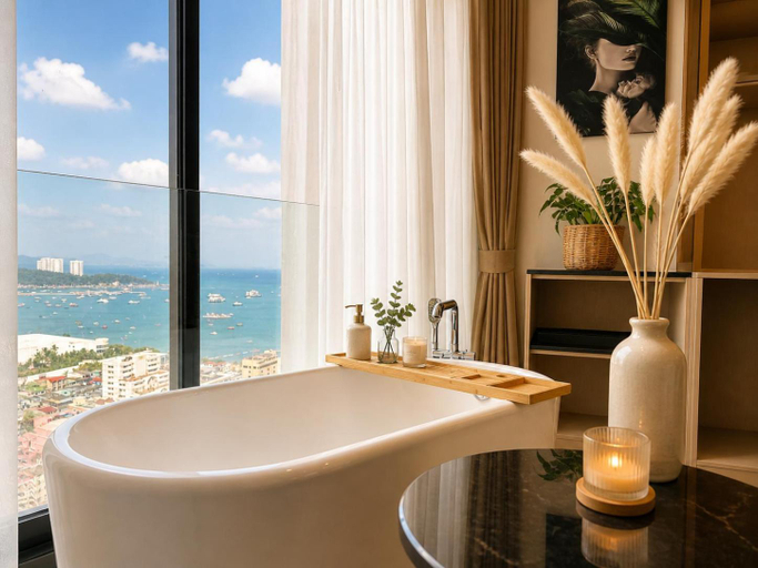 Bathroom 4, The Edge Central Pattaya by WCC, Pattaya