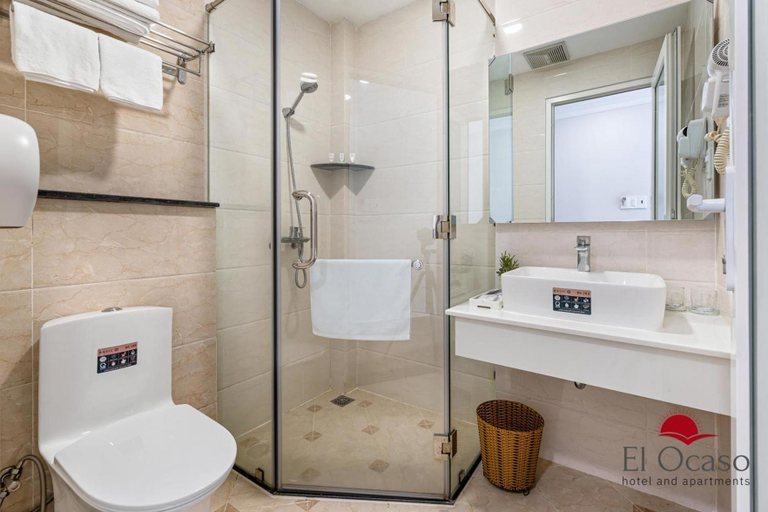 Bathroom 4, El Ocaso hotel and apartments, Ho Chi Minh City