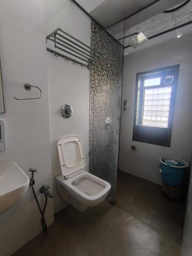 Bathroom 5, Shubham Inn, Thane