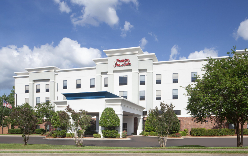 Exterior & Views 2, Hampton Inn & Suites Natchez, Adams