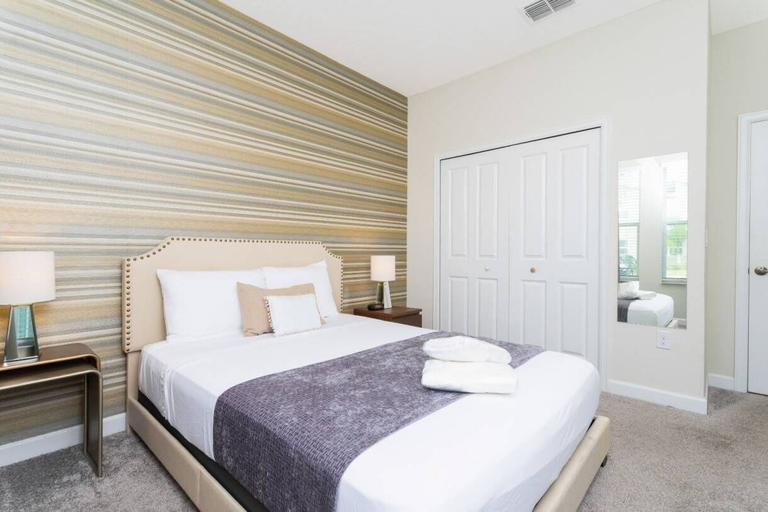 Room 3, 6BR Villa w/ Pool, Spa & Resort Close to Disney, Osceola