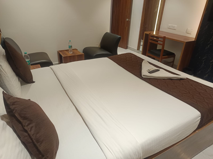 Room 2, The Wise Hotel, Hyderabad
