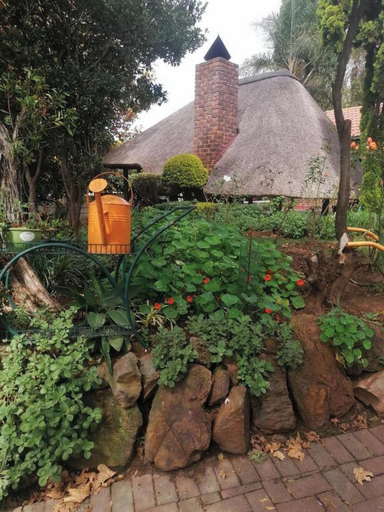 Garden 4, Solar Powered Home With Running Water Always, Ekurhuleni