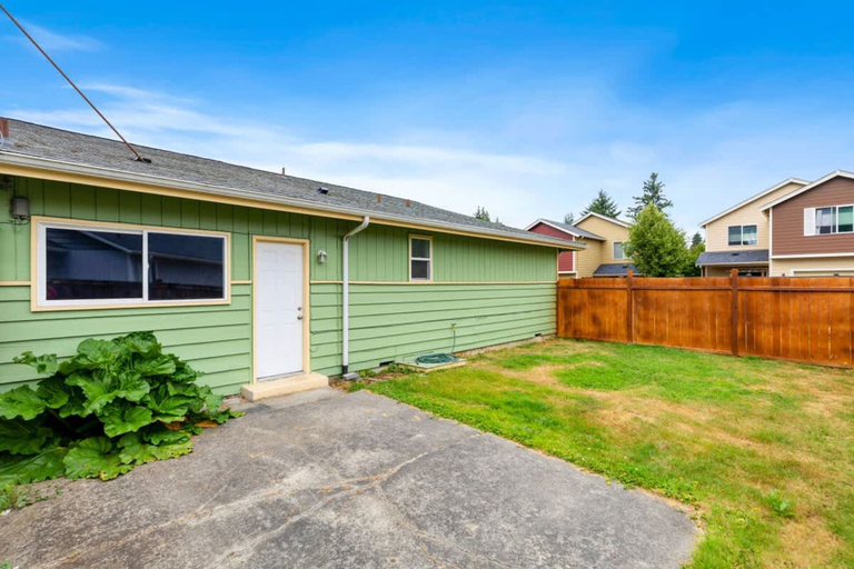 Room 3, Cozy 2BR Home in Lynnwood w Backyard, Snohomish