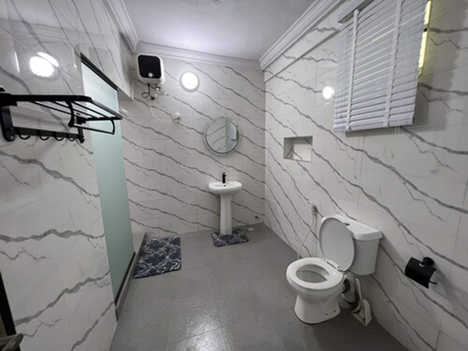 Bathroom, Volantis Gold, Kosofe