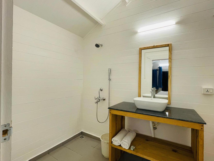 Bathroom 3, Cocos Beach Resort, South Goa