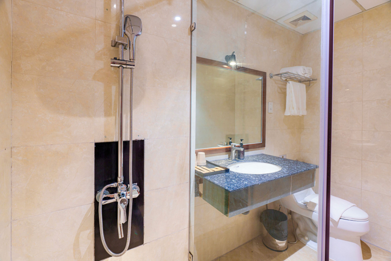 Bathroom 4, Two Elephants Hotel, District 1