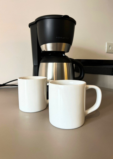 Coffee and/or coffee maker, Hub Brooklin by Housi, São Paulo